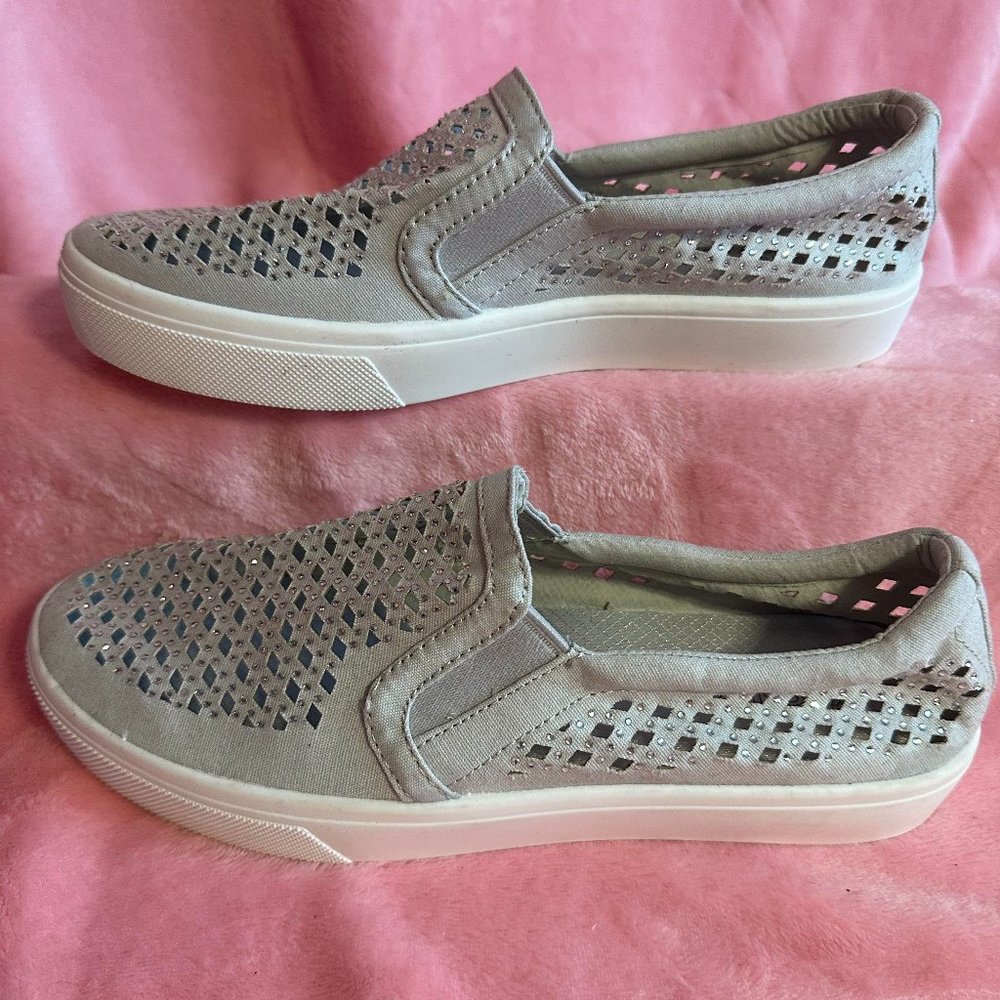 Skechers